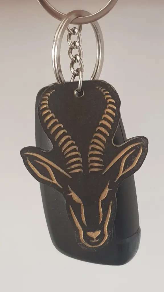 [130-001] Rustic Key Chain (Bok)