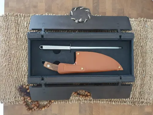[BUN-KNF-SET-001] Cheetah Knife Box Set